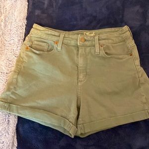 Brand, universal thread, army green shorts, size, 4/27, never worn